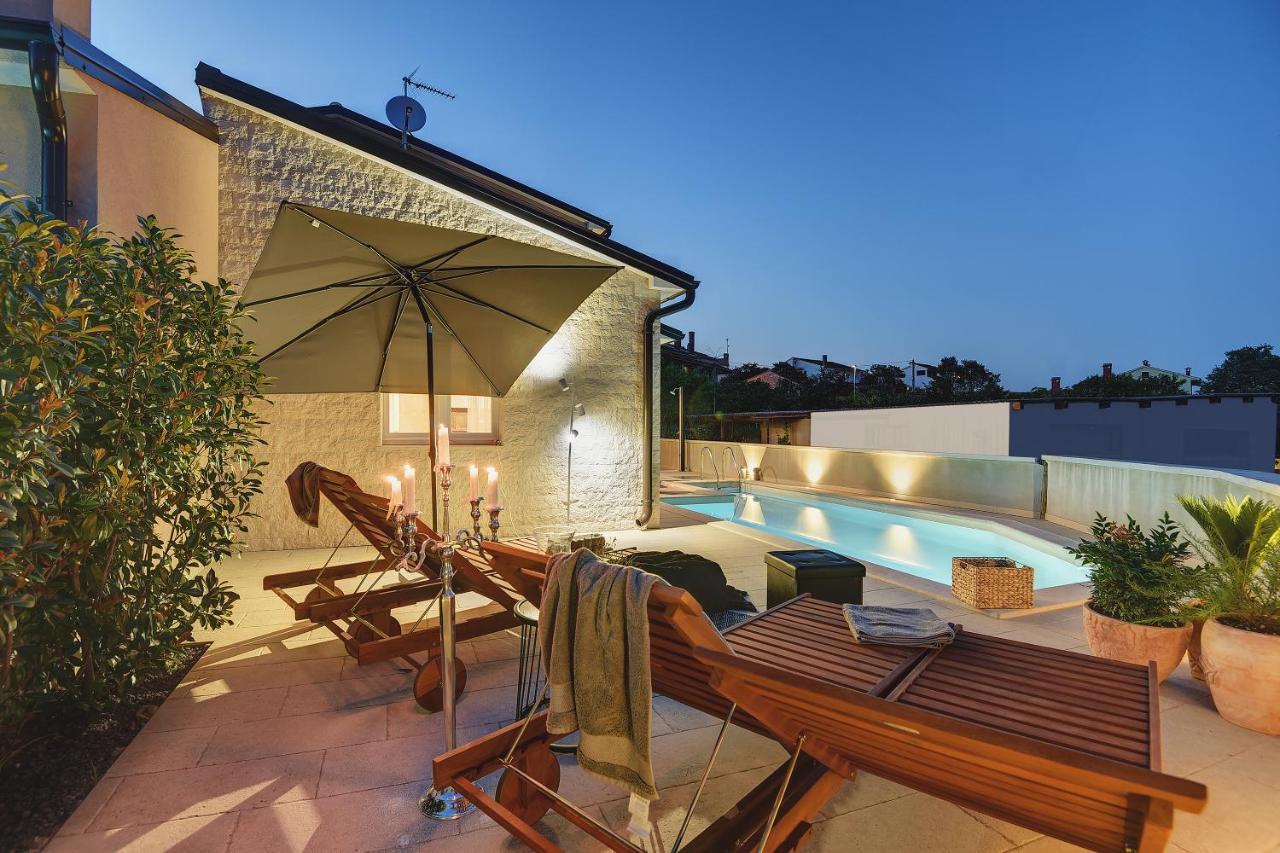 Vila Una With Private Pool Near Rovinj - Open 2022 罗维尼村 外观 照片