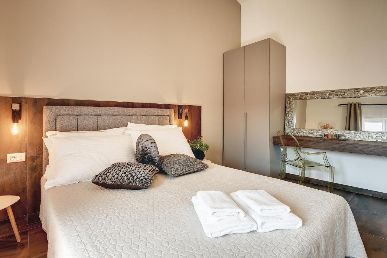 Vila Una With Private Pool Near Rovinj - Open 2022 罗维尼村 外观 照片