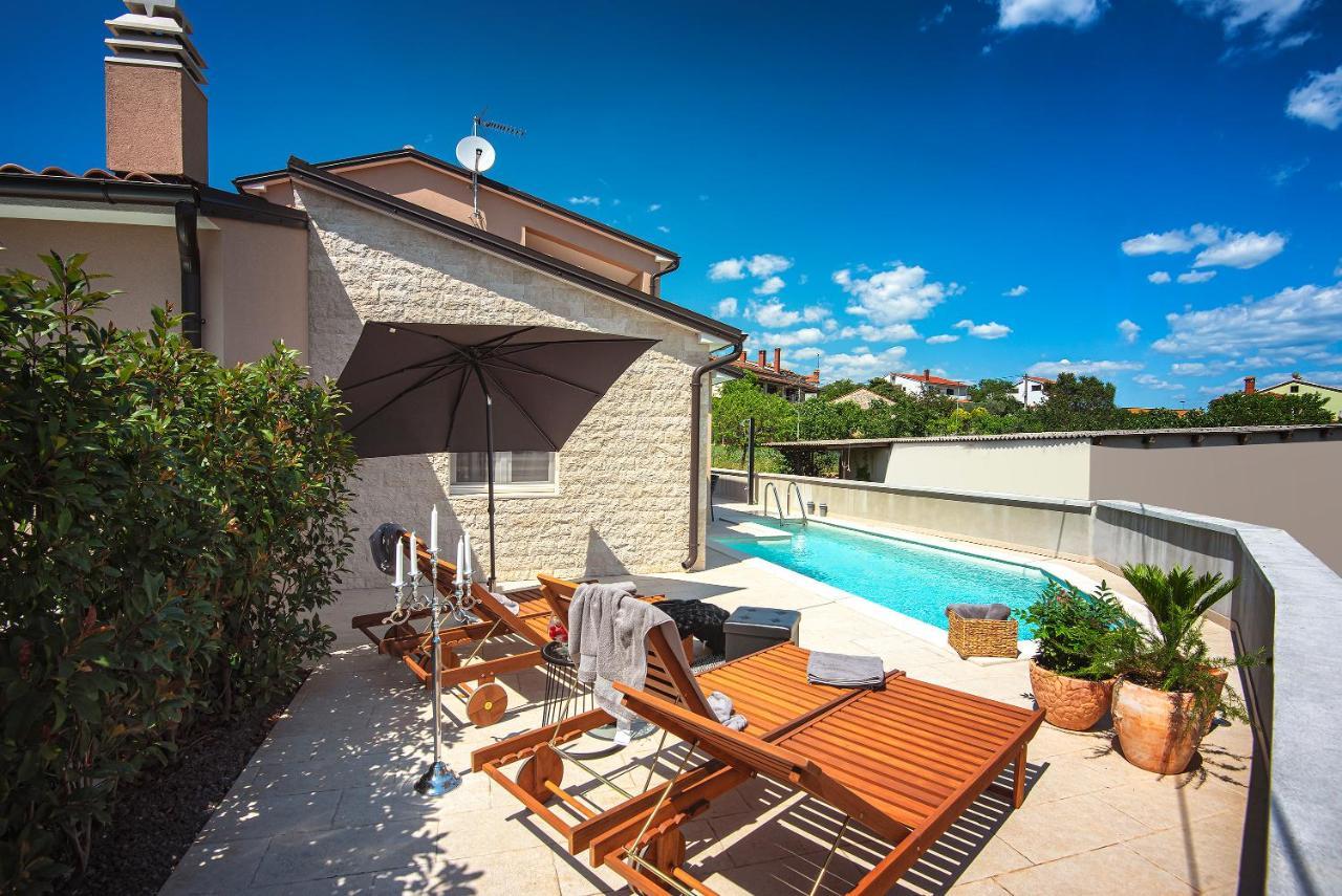 Vila Una With Private Pool Near Rovinj - Open 2022 罗维尼村 外观 照片