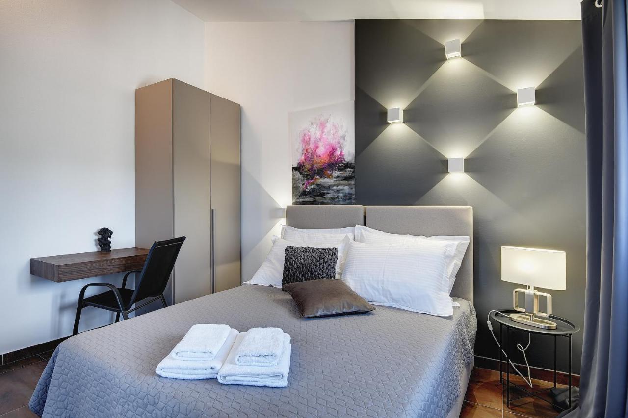 Vila Una With Private Pool Near Rovinj - Open 2022 罗维尼村 外观 照片