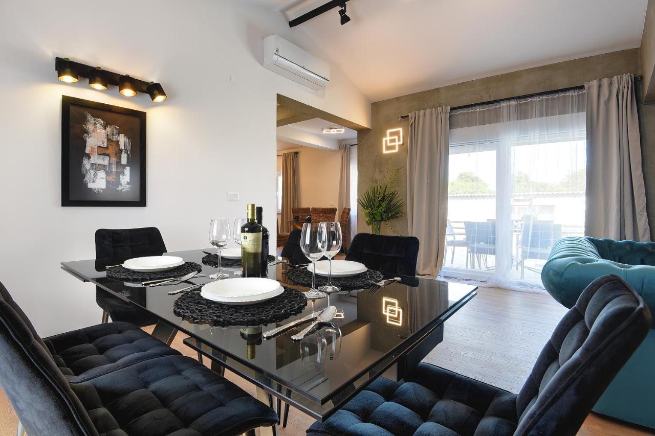 Vila Una With Private Pool Near Rovinj - Open 2022 罗维尼村 外观 照片
