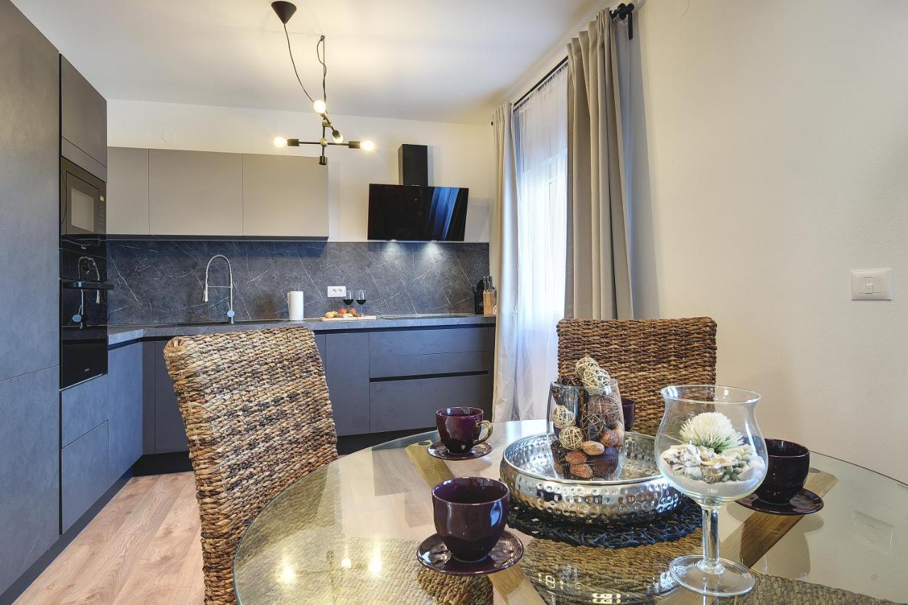 Vila Una With Private Pool Near Rovinj - Open 2022 罗维尼村 外观 照片