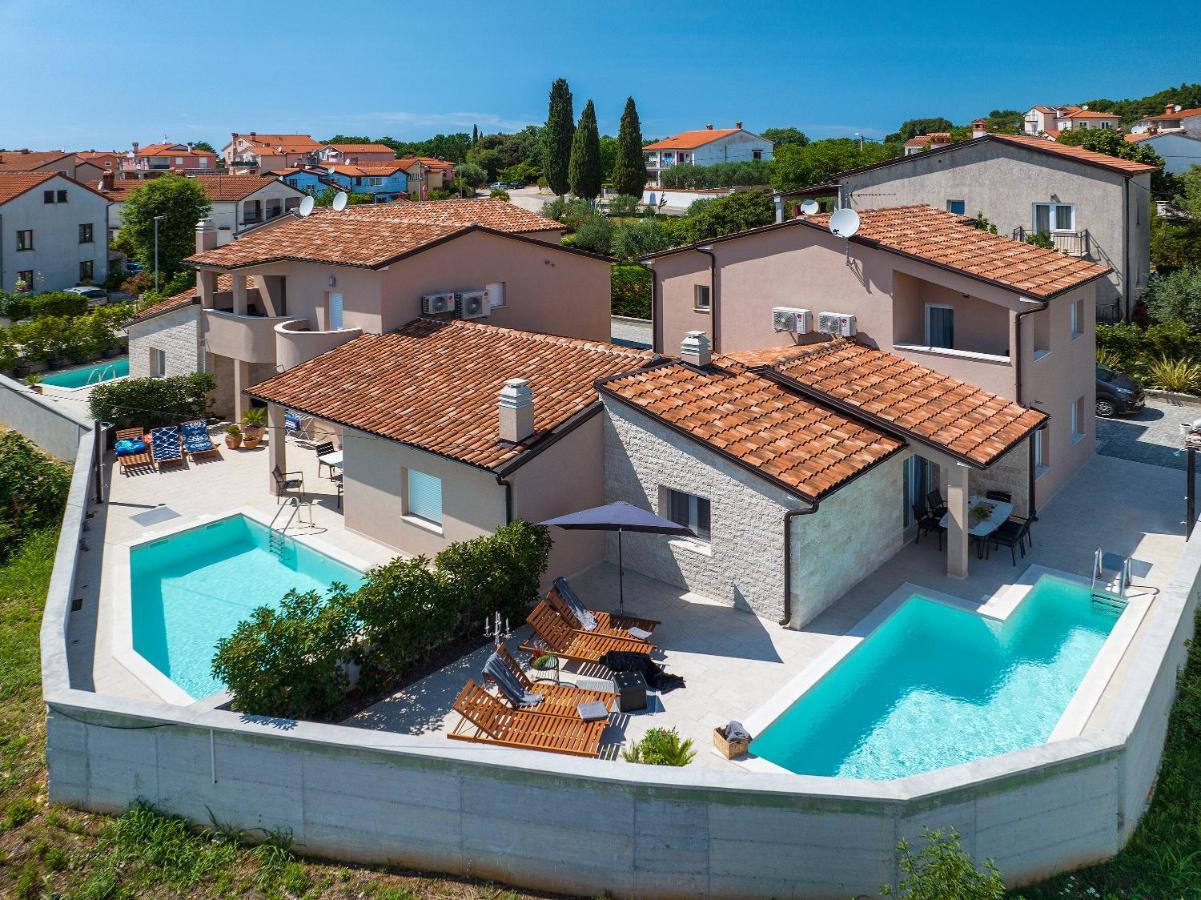 Vila Una With Private Pool Near Rovinj - Open 2022 罗维尼村 外观 照片